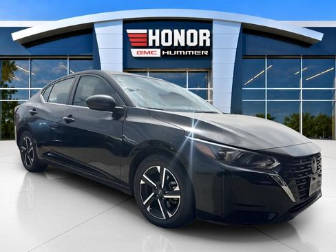 Used 2024 Nissan Sentra SV FWD image 2