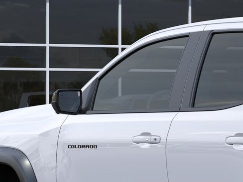 New 2026 Chevrolet Colorado ZR2 w/ Technology Package AWD/4WD image 12