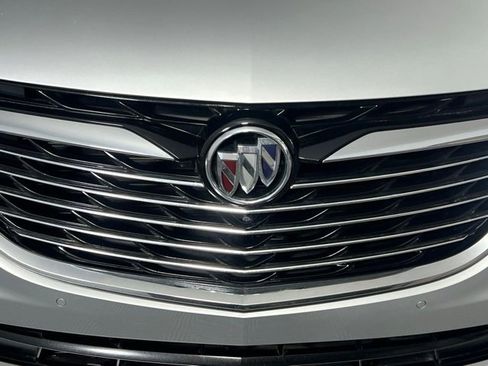 Used 2022 Buick Enclave Premium image 11