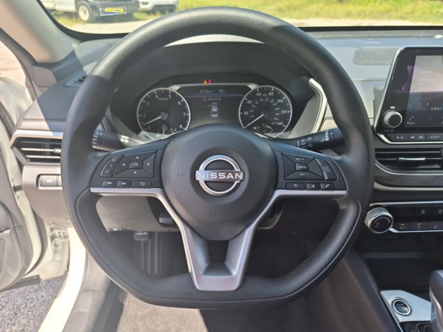 Used 2025 Nissan Altima 2.5 SV FWD image 22