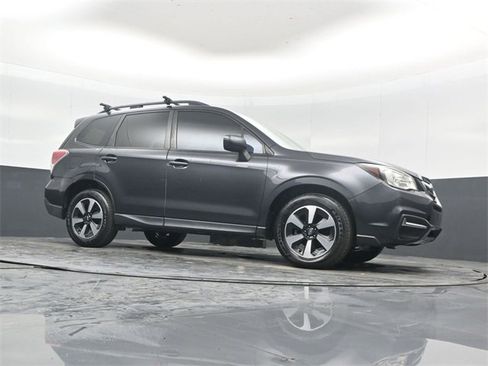 Used 2017 Subaru Forester 2.5i Premium image 38