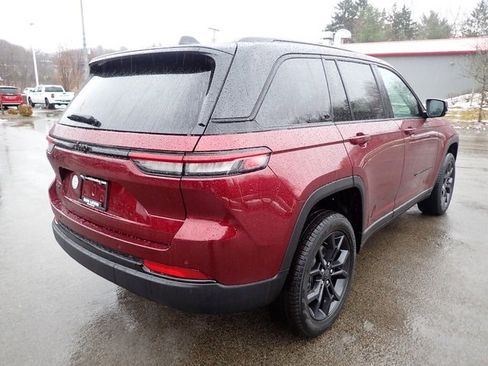 New 2025 Jeep Grand Cherokee Limited image 6