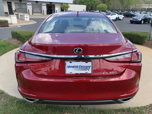 Used 2024 Lexus ES 350 w/ Premium Package image 10