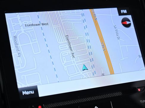 Used 2022 Subaru Ascent Limited w/ Technology Package image 18