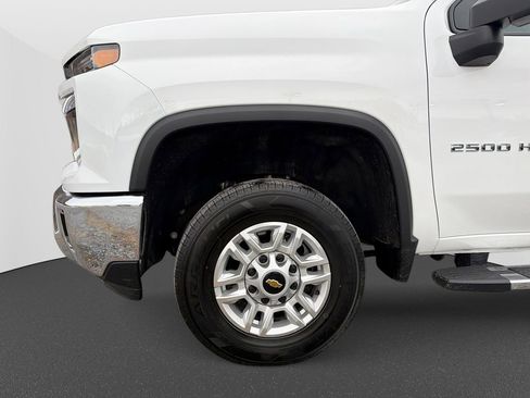 Used 2025 Chevrolet Silverado 2500 LT w/ Convenience Package image 14