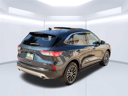 Used 2022 Ford Escape Titanium w/ Titanium Premium Package FWD image 5