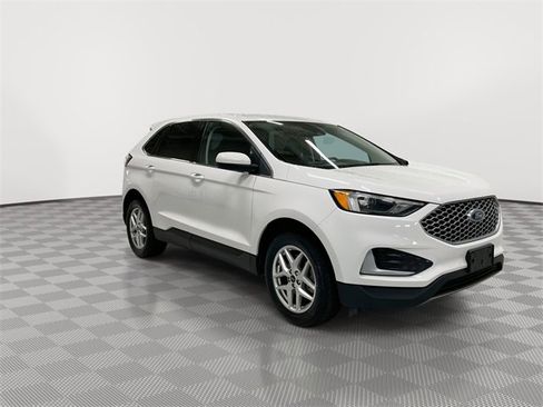 Used 2023 Ford Edge SEL image 12