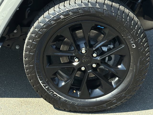 Used 2022 Jeep Wrangler Unlimited Sahara AWD/4WD image 16