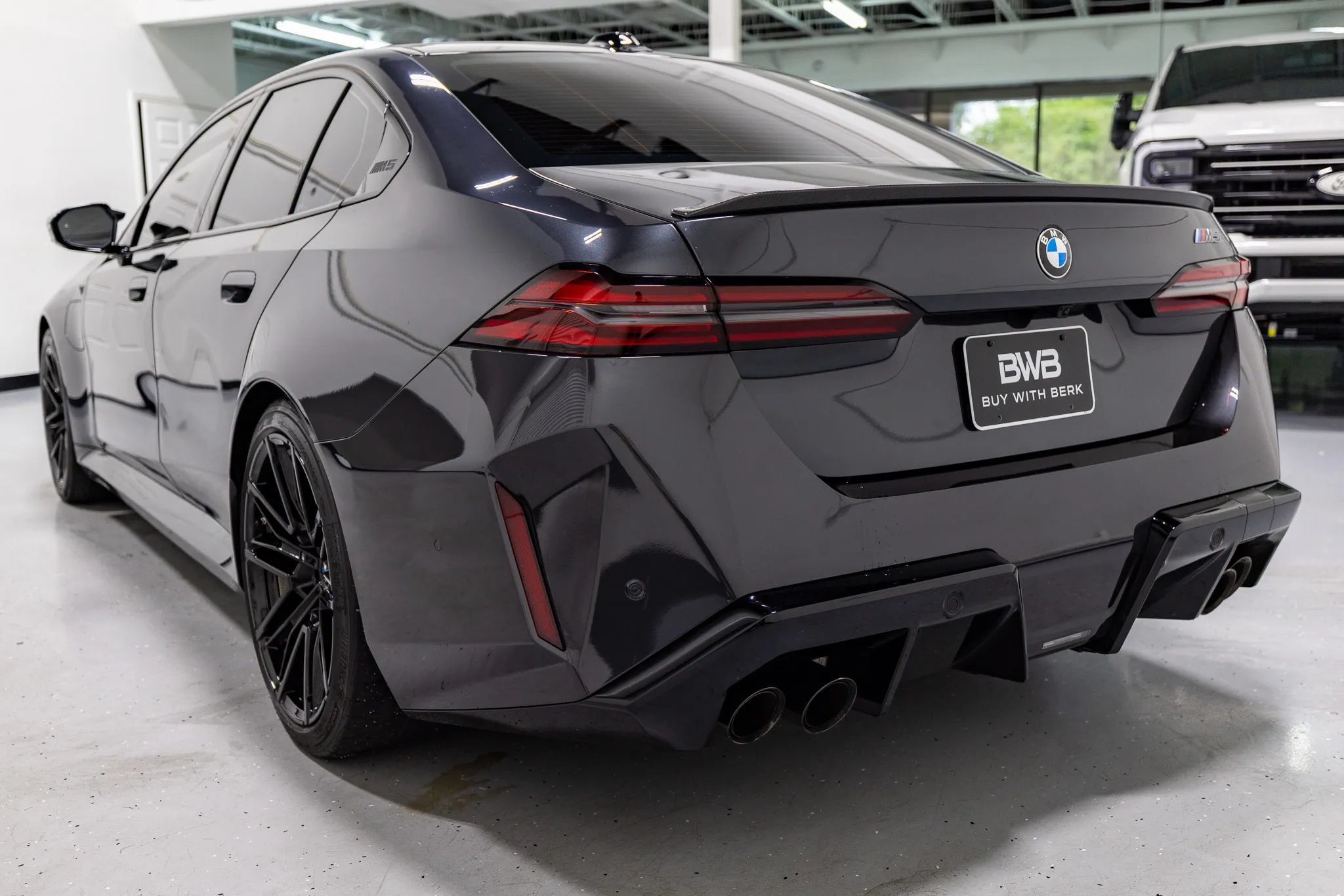 Used 2025 BMW M5 w/ Carbon Package AWD/4WD image 15