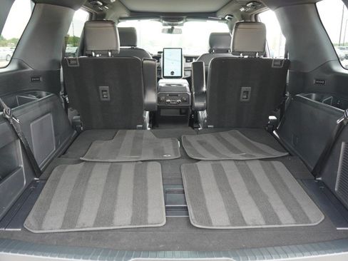 Used 2024 Ford Expedition Platinum AWD/4WD image 38