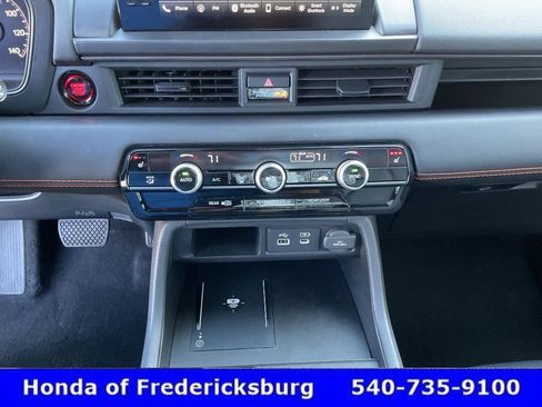 Certified 2025 Honda Pilot TrailSport image 36