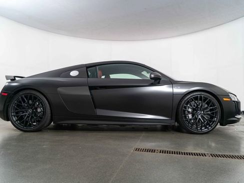 Used 2017 Audi R8 V10 plus image 9