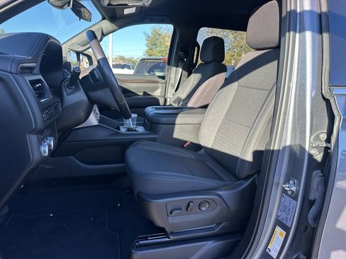 Used 2022 GMC Yukon XL SLE w/ Gmc Pro Safety Plus Package image 10