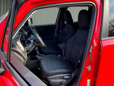 Used 2018 Jeep Renegade Latitude image 26