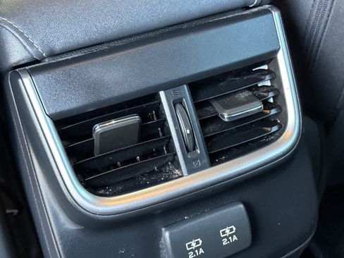 Used 2022 Subaru Outback Premium image 14