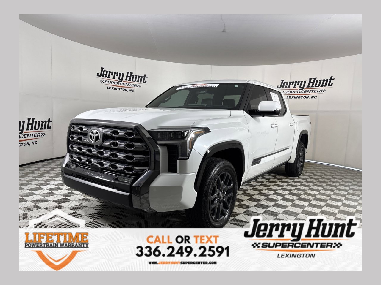 Used 2025 Toyota Tundra Platinum AWD/4WD image 1