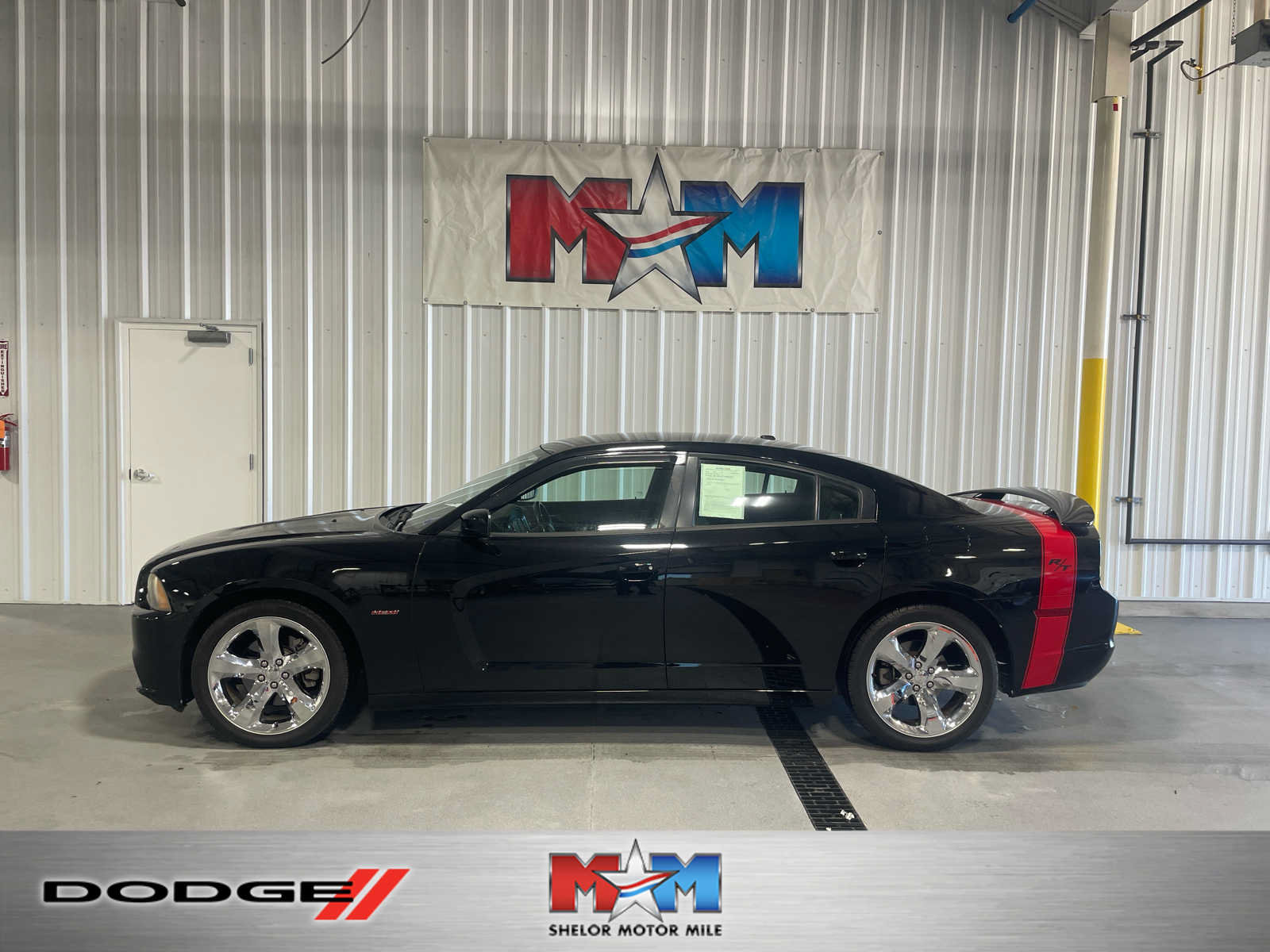 Used 2013 Dodge Charger R/T RWD image 1