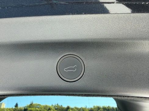 Used 2024 Tesla Model Y Long Range image 19