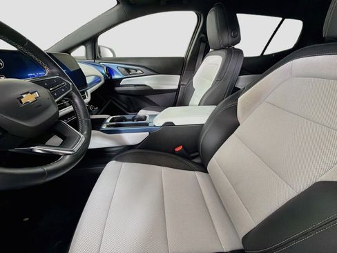 Used 2024 Chevrolet Equinox EV LT FWD image 13