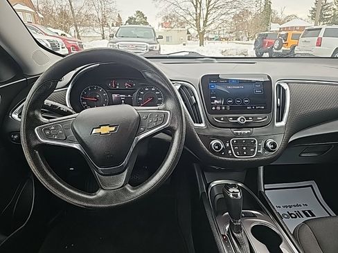 Used 2020 Chevrolet Malibu LT image 17