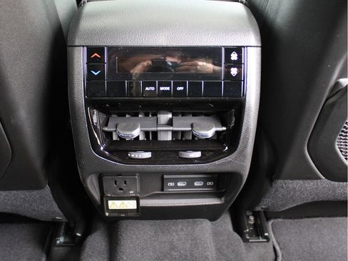 New 2026 Jeep Grand Cherokee L 4WD image 33
