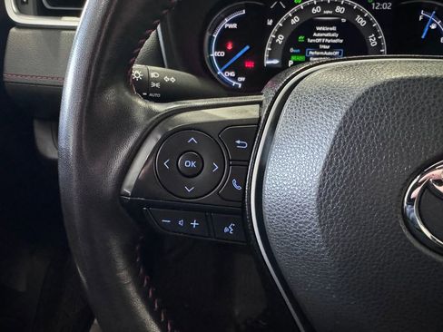 Used 2021 Toyota RAV4 SE image 12