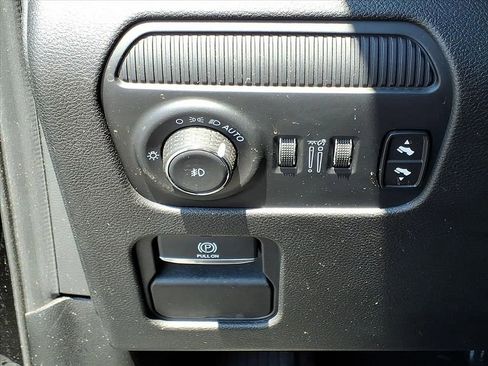 Used 2024 Jeep Wagoneer Series III AWD/4WD image 18