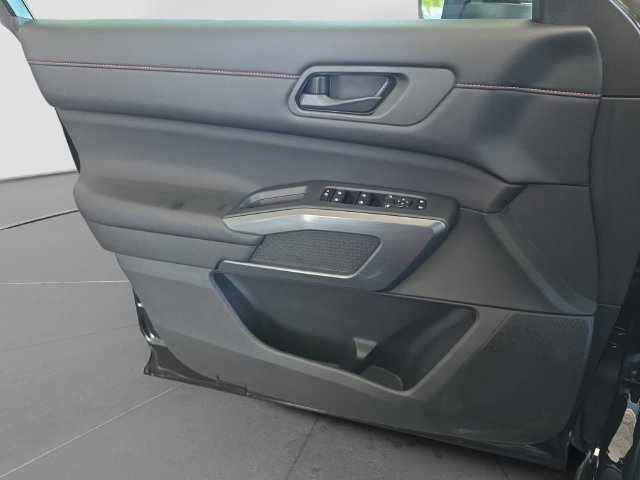 Used 2024 Nissan Pathfinder Rock Creek AWD/4WD image 24