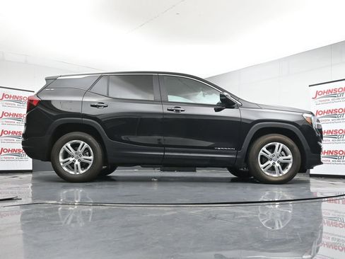 Used 2024 GMC Terrain SLE AWD/4WD image 39