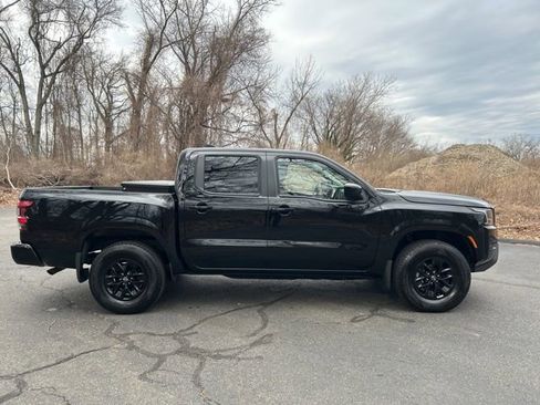 Certified 2024 Nissan Frontier SV AWD/4WD image 3