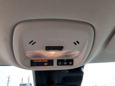 Used 2025 Chevrolet Trax LT FWD image 21