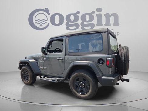 Used 2021 Jeep Wrangler Sport AWD/4WD image 3