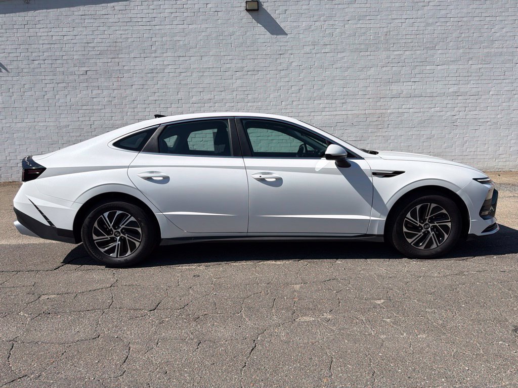 Used 2026 Hyundai Sonata Blue FWD image 1