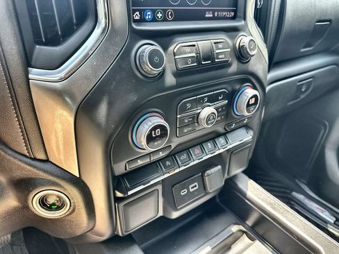 Used 2022 Chevrolet Silverado 1500 RST AWD/4WD image 27