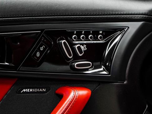 Used 2019 Jaguar F-TYPE P300 image 36