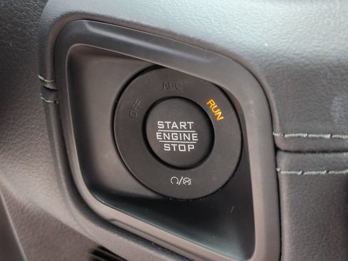 Used 2024 Jeep Wrangler High Altitude AWD/4WD image 31