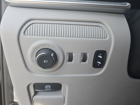 Used 2024 Jeep Wagoneer Series II AWD/4WD image 27