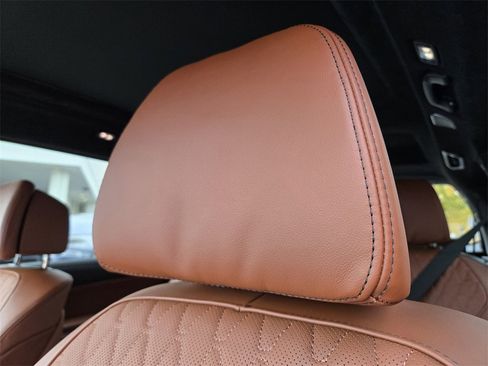 New 2026 BMW X7 M60i image 17