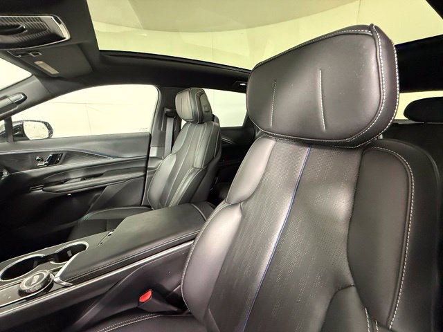 Certified 2024 Cadillac Lyriq Luxury AWD/4WD image 6