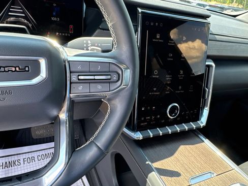 Used 2024 GMC Acadia Denali w/ Super Cruise Package FWD image 16