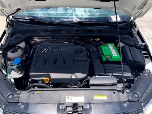 Used 2015 Volkswagen Jetta TDI S FWD image 9