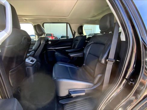 Certified 2025 Lincoln Navigator Reserve AWD/4WD image 38