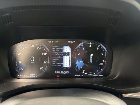 Used 2021 Volvo XC60 T5 Momentum AWD/4WD image 24