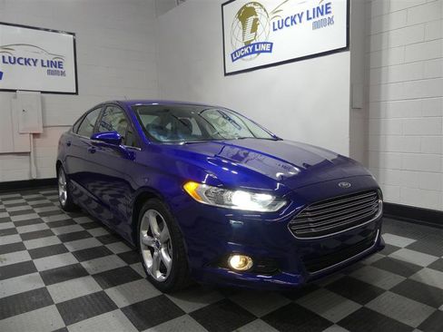 Used 2016 Ford Fusion SE image 5