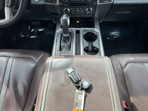 Used 2015 Ford F150 Platinum w/ Equipment Group 701A Luxury image 22