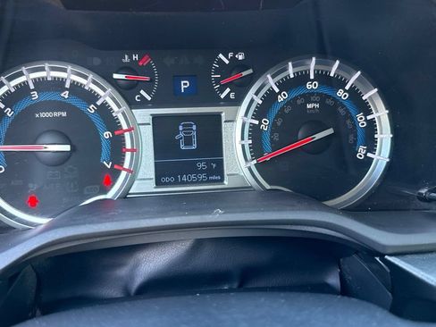 Used 2015 Toyota 4Runner SR5 AWD/4WD image 20