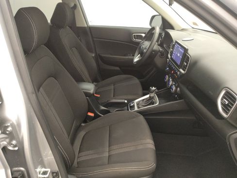 Used 2024 Hyundai Venue SEL FWD image 21