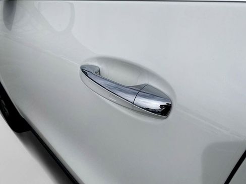 New 2025 Mercedes-Benz GLA 250 image 16