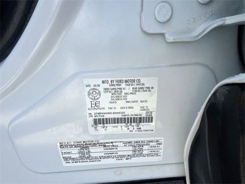 Used 2020 Ford Edge SE image 26