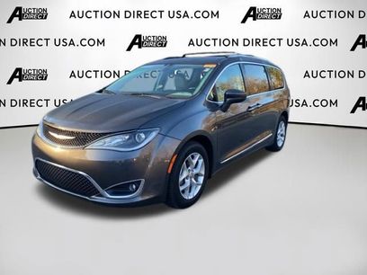 Used 2018 Chrysler Pacifica Touring-L Plus w/ Tire & Wheel Group